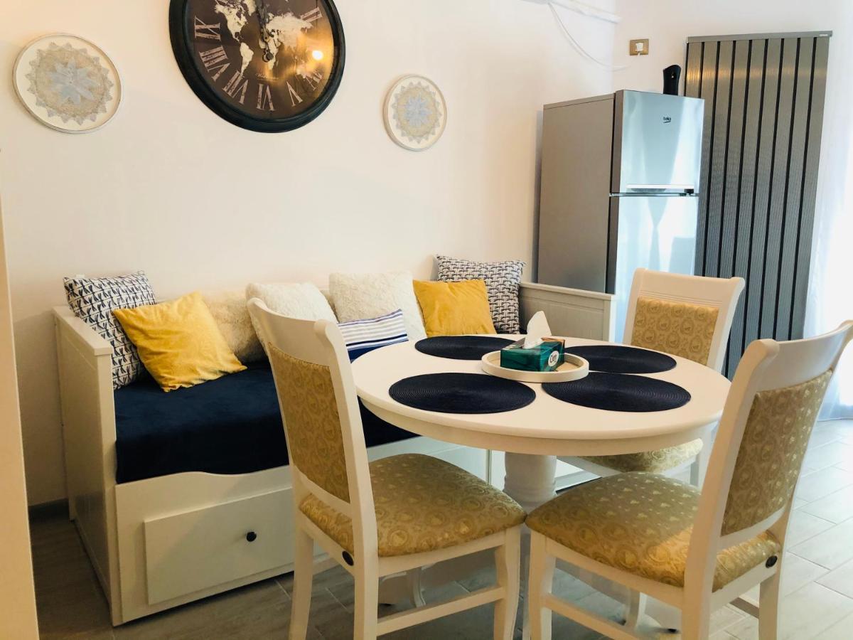 Năvodari Baby Sea View And Pools Apartment- Mamaia Beach Resort מראה חיצוני תמונה
